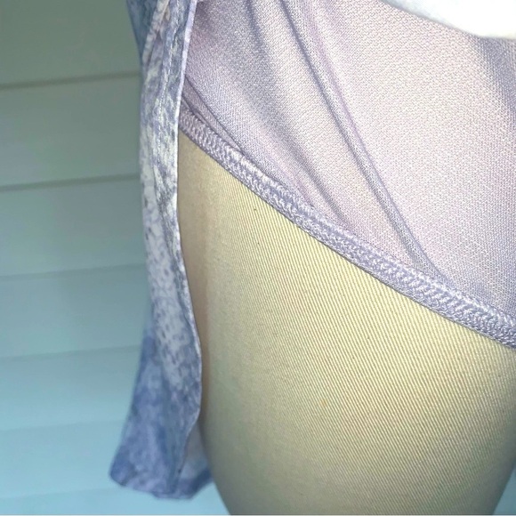 Women’s Avia Compression Short w/ Zipper pocket and built in underwear NWT - Picture 6 of 6